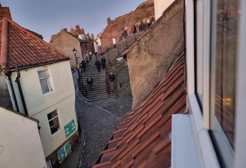 פנסיון Poppy Cottage