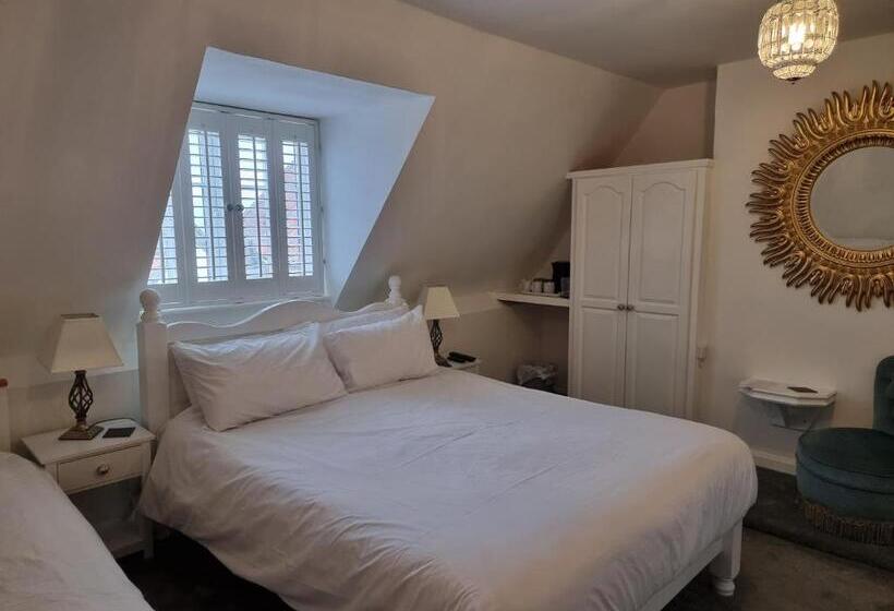 פנסיון Poppy Cottage