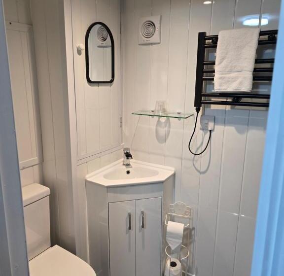 פנסיון Poppy Cottage