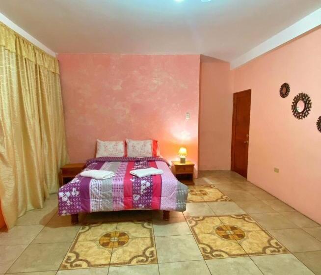 پانسیون Posada Clarisa