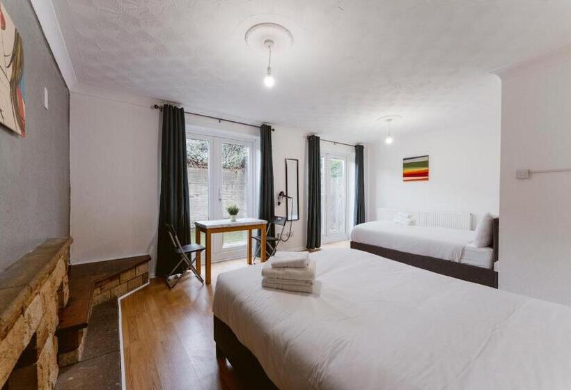 Пансион Stratford Great Rooms To Stay   20