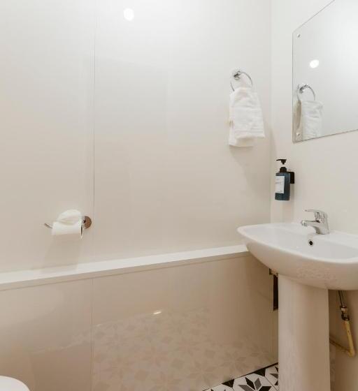 Пансион Stratford Great Rooms To Stay   20