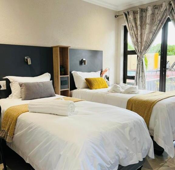 펜션 The Curve Suite Guest House