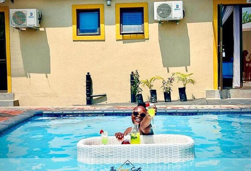 펜션 The Curve Suite Guest House