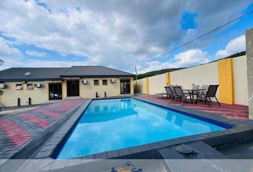 펜션 The Curve Suite Guest House