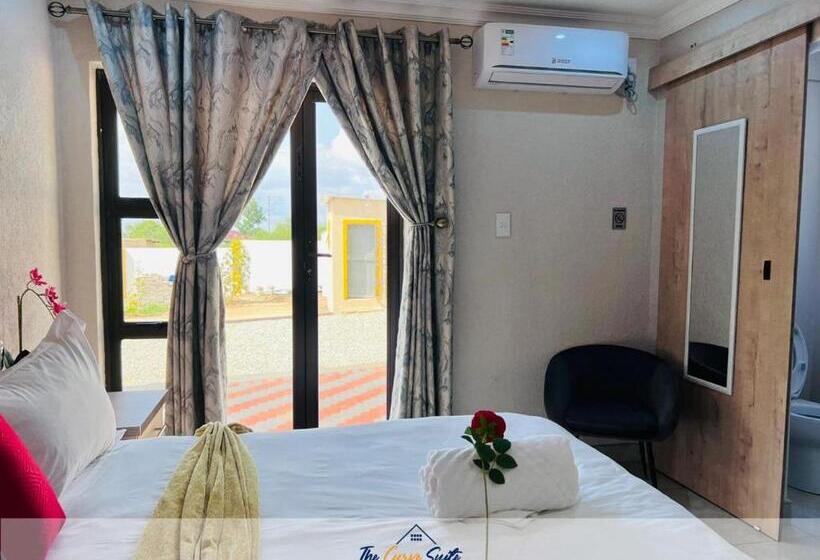 펜션 The Curve Suite Guest House