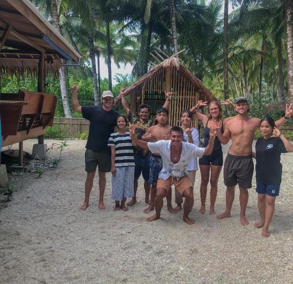 پانسیون Toro Simalatcat Surfcamp