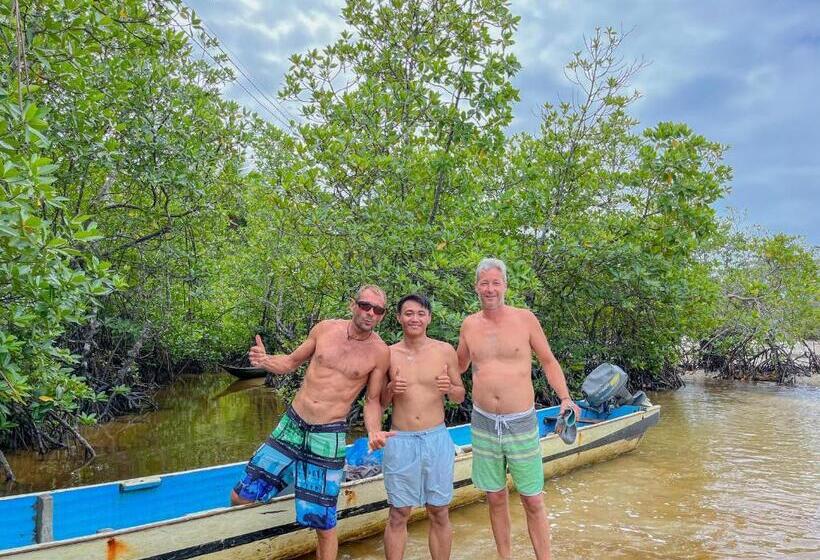 膳宿费 Toro Simalatcat Surfcamp