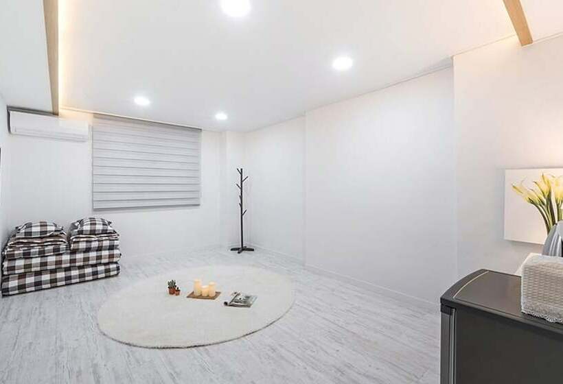 Пансион Yeosu Badaya Guest House And Hostel