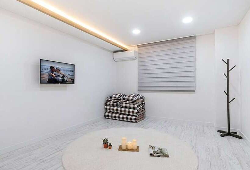 Пансион Yeosu Badaya Guest House And Hostel