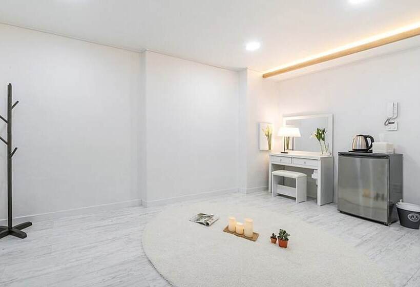 Пансион Yeosu Badaya Guest House And Hostel