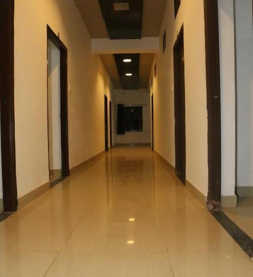 Ram Lakhan Hotel And Restaurant