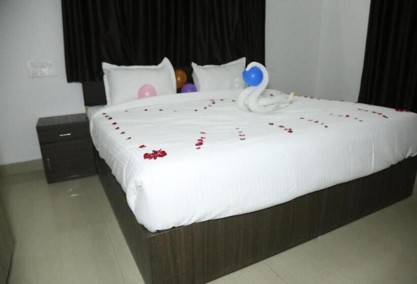 Ram Lakhan Hotel And Restaurant