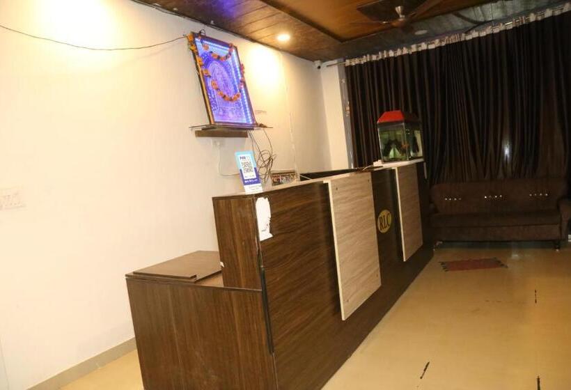 Ram Lakhan Hotel And Restaurant