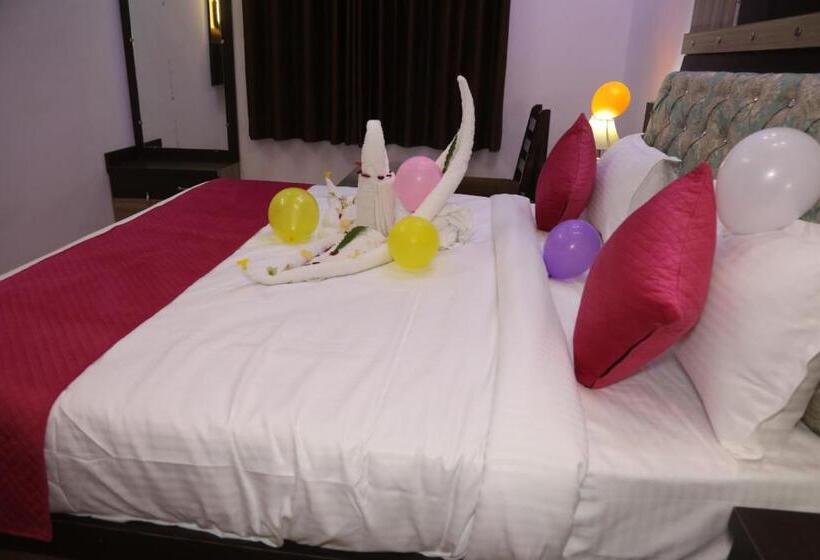 Ram Lakhan Hotel And Restaurant