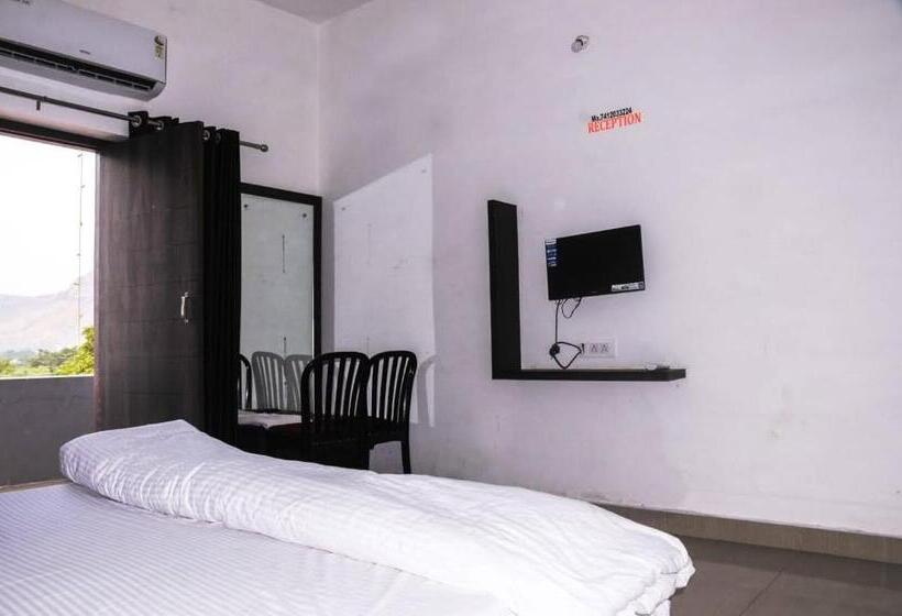 Ram Lakhan Hotel And Restaurant