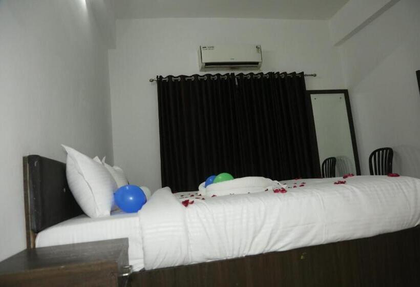 Ram Lakhan Hotel And Restaurant