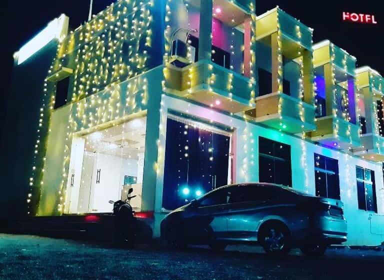 Ram Lakhan Hotel And Restaurant