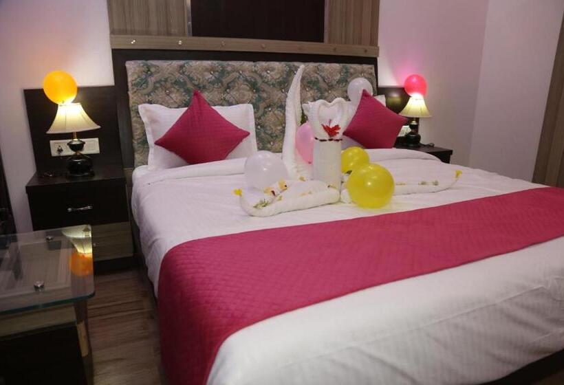 Ram Lakhan Hotel And Restaurant