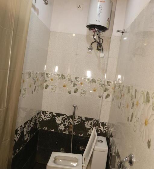 Ram Lakhan Hotel And Restaurant