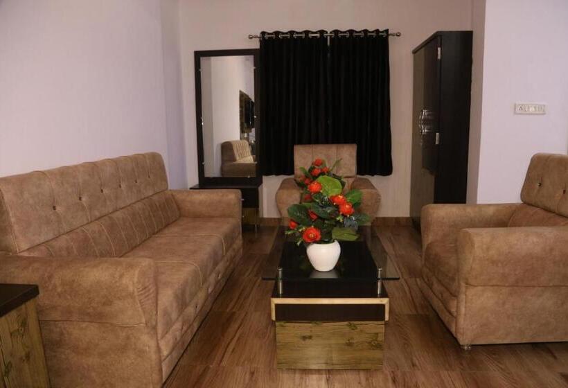 Ram Lakhan Hotel And Restaurant