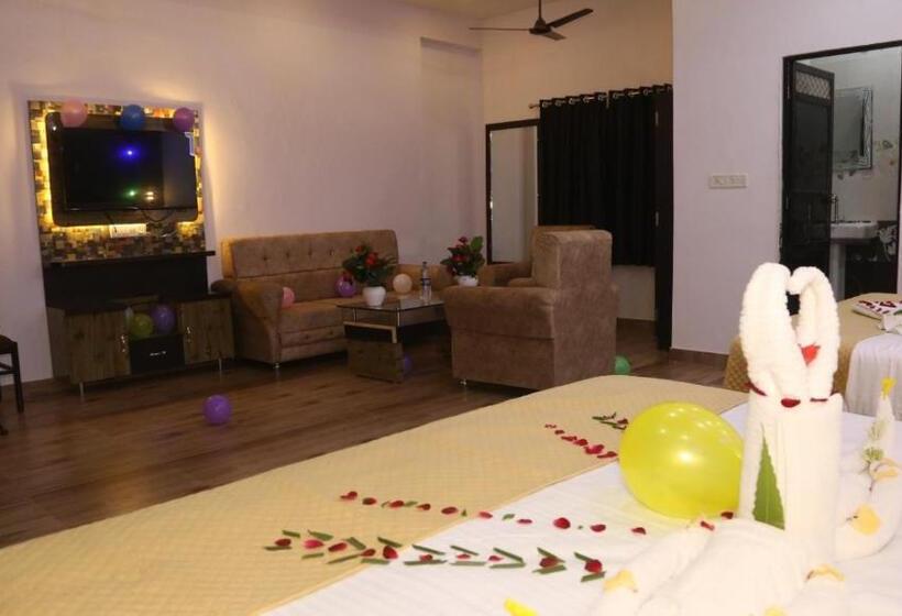 Ram Lakhan Hotel And Restaurant