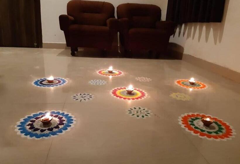 Ram Lakhan Hotel And Restaurant