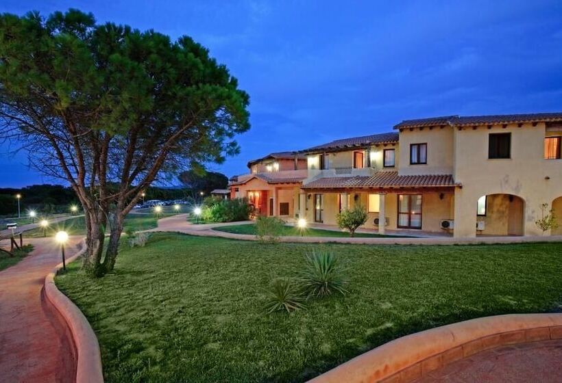 Residence With Swimming Pool In Vignola Mare