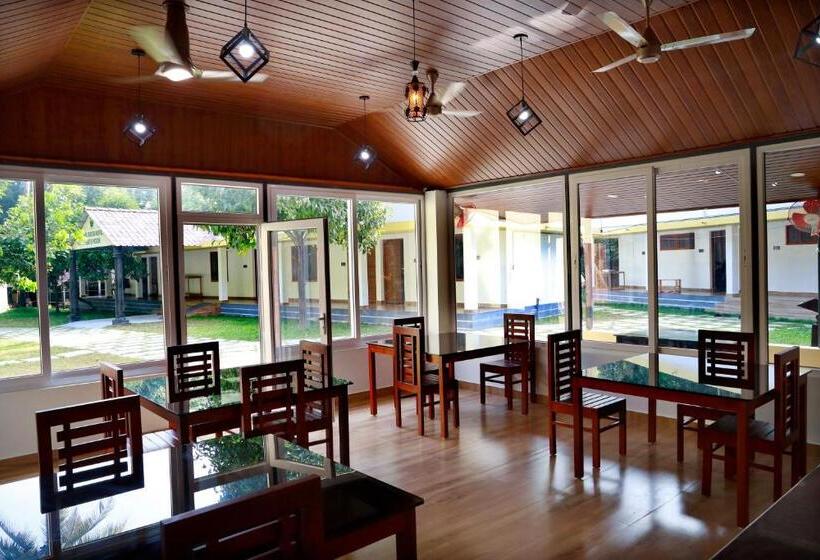 리조트 Nisarga Ayurveda