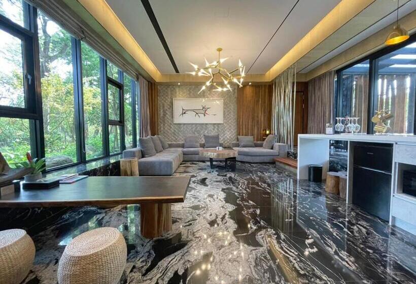 استراحتگاه The Forest Museum