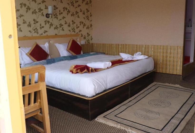 리조트 The Hidden Heaven Cottage Pangong Merak