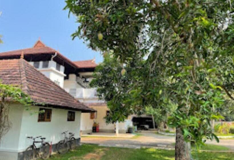 리조트 The Pamba Heritage Villa Nedumudy