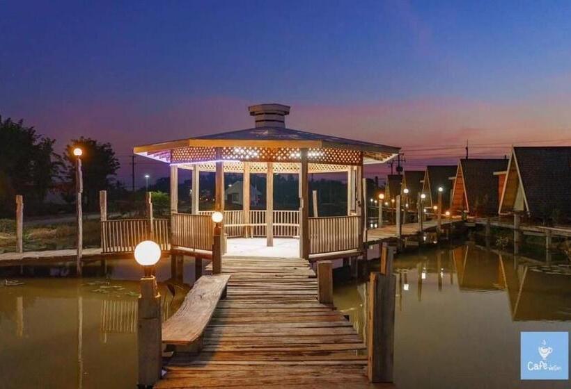 Ur Way Cafe & Resort