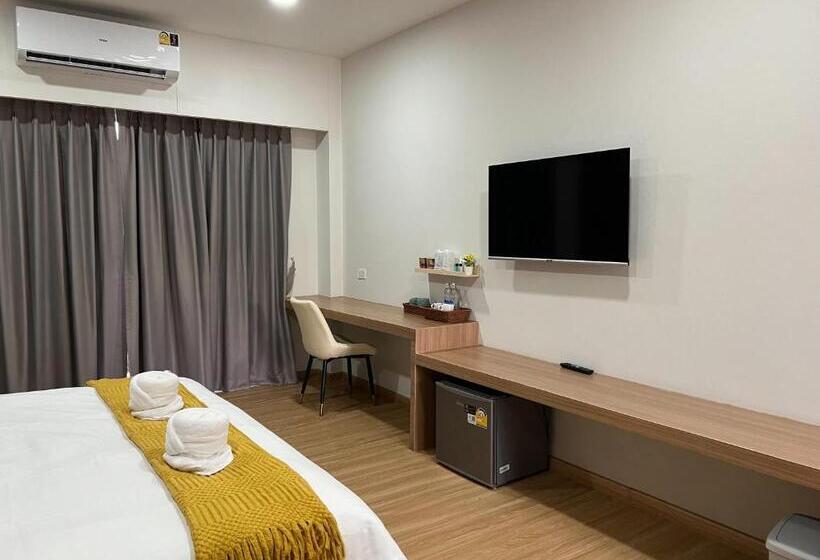 ユースホステル ดิ อัยย์ชญา โฮเทล