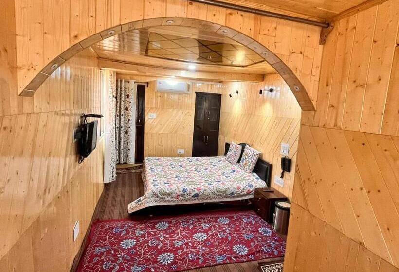 ユースホステル Gulmarg View Cottage