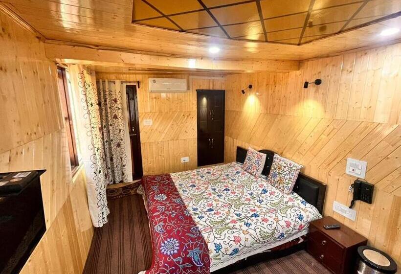 ユースホステル Gulmarg View Cottage