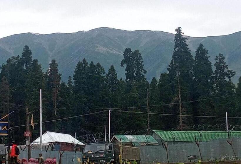 ユースホステル Gulmarg View Cottage