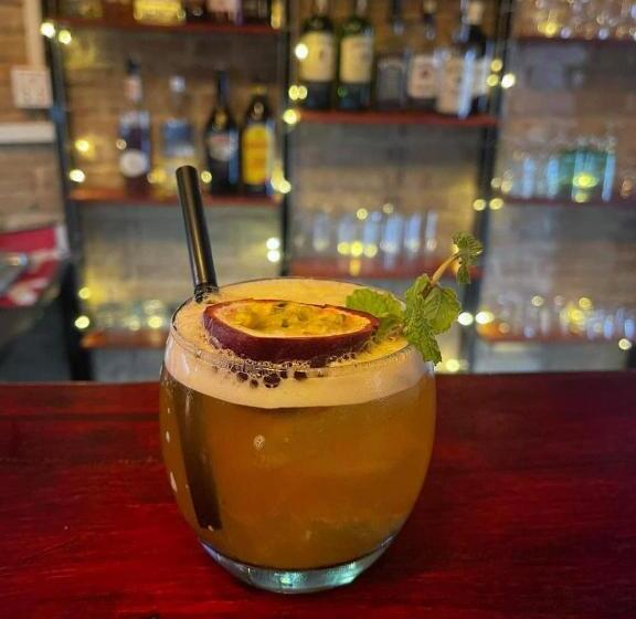 Bop`s Cocktail Bar And Hostel