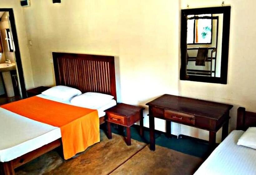 호스텔 Ralapela Eco Resort