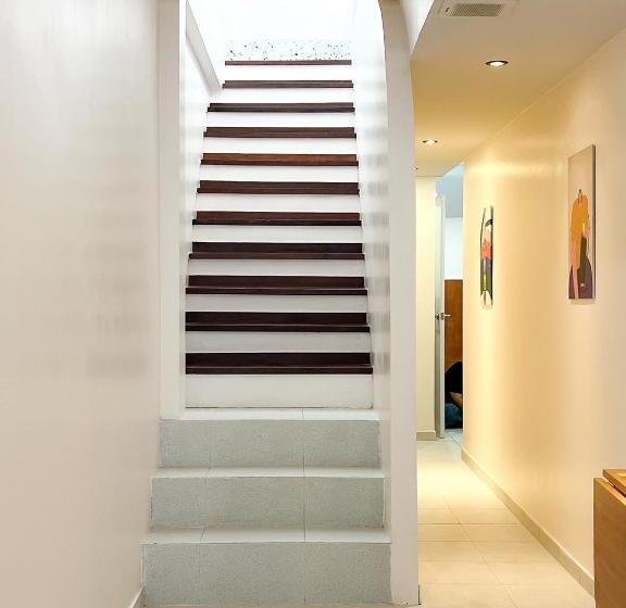 فندق صغير Yimwhan House 02, Ayutthaya Old Town