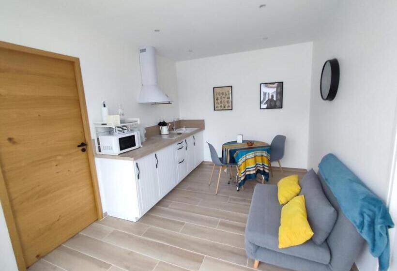 مبيت وإفطار Ecoute S,il Vient