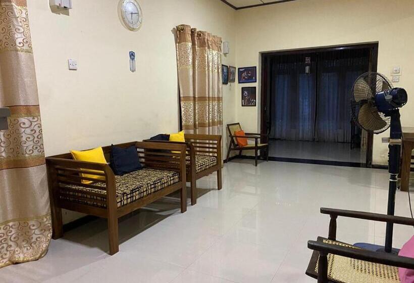 Bed and Breakfast Serene Garden Lodge