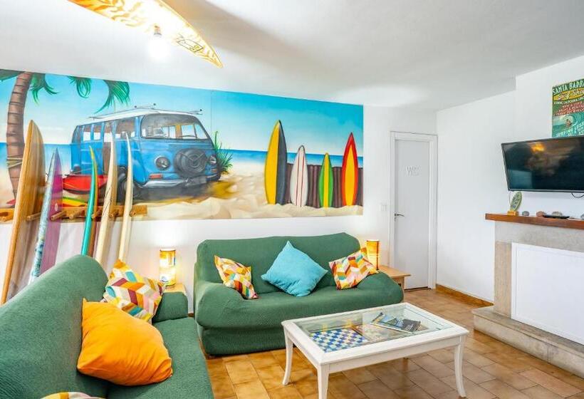 تختخواب و صبحانه Surf House Sanvi