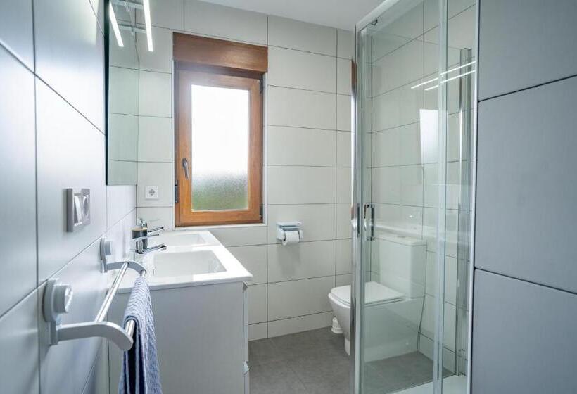 تختخواب و صبحانه Surf House Sanvi