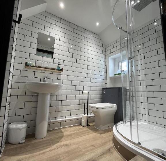 ベッドアンドブレックファースト The Fishmongers Tavern