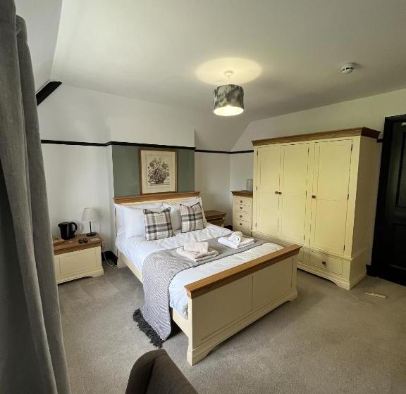 ベッドアンドブレックファースト The Fishmongers Tavern