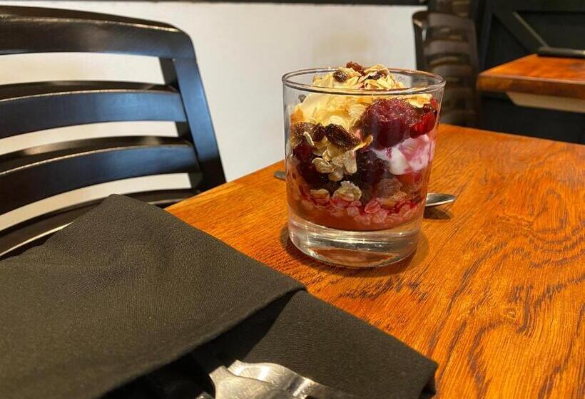 ベッドアンドブレックファースト The Fishmongers Tavern