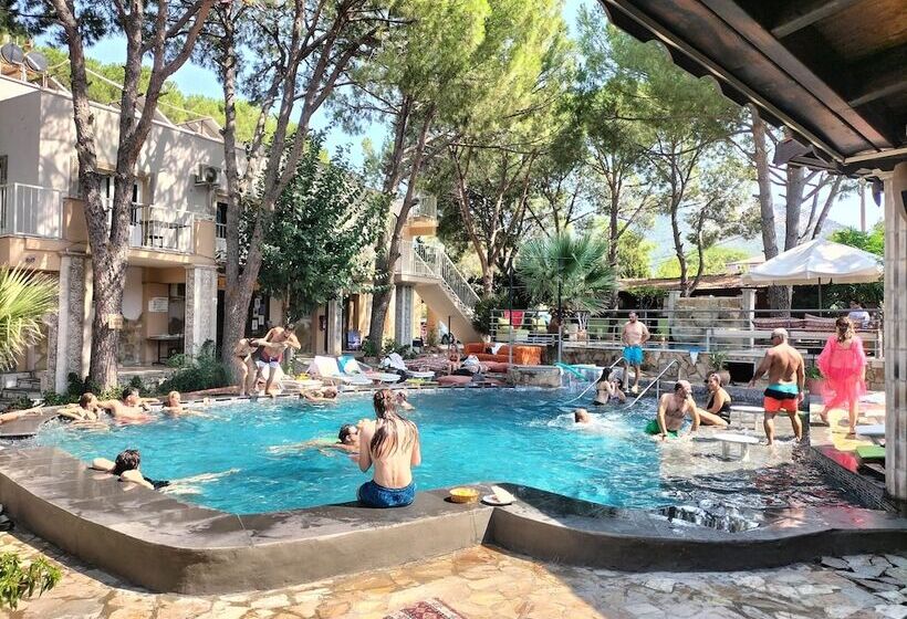 Efes Hidden Garden Resort Otel