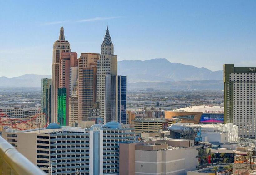 Elite Studio Mgm Signature Balcony Strip View