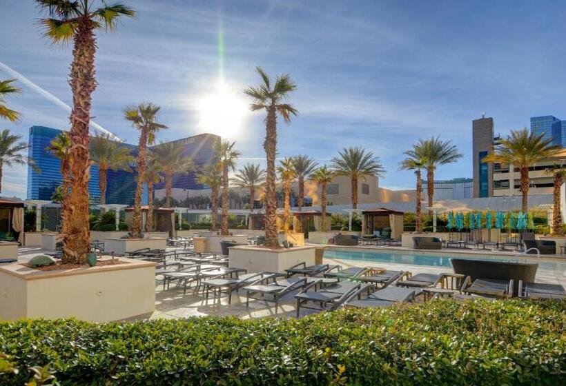 Elite Studio Mgm Signature Balcony Strip View